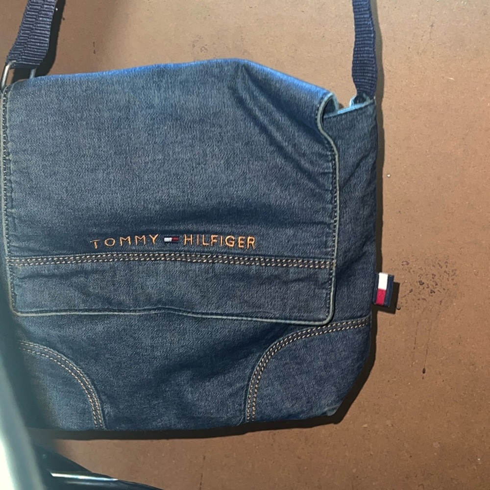 Vintagee Tommy Hilfiger crossbody bag